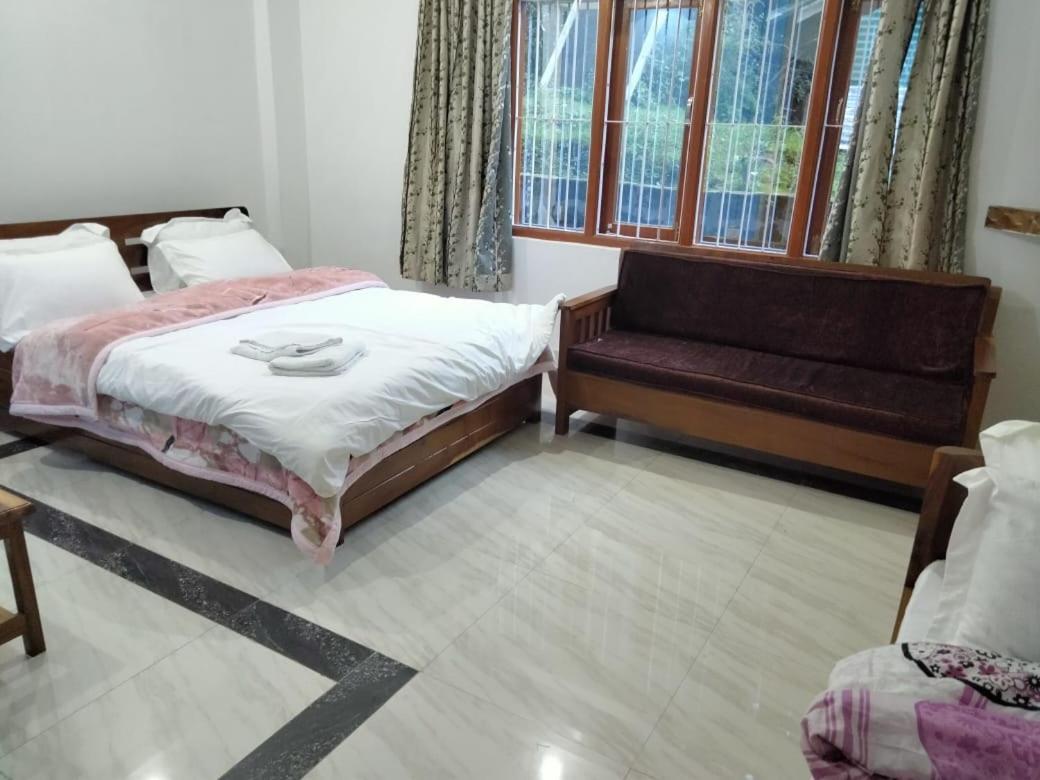 Hotel White Tara Tawang Buitenkant foto